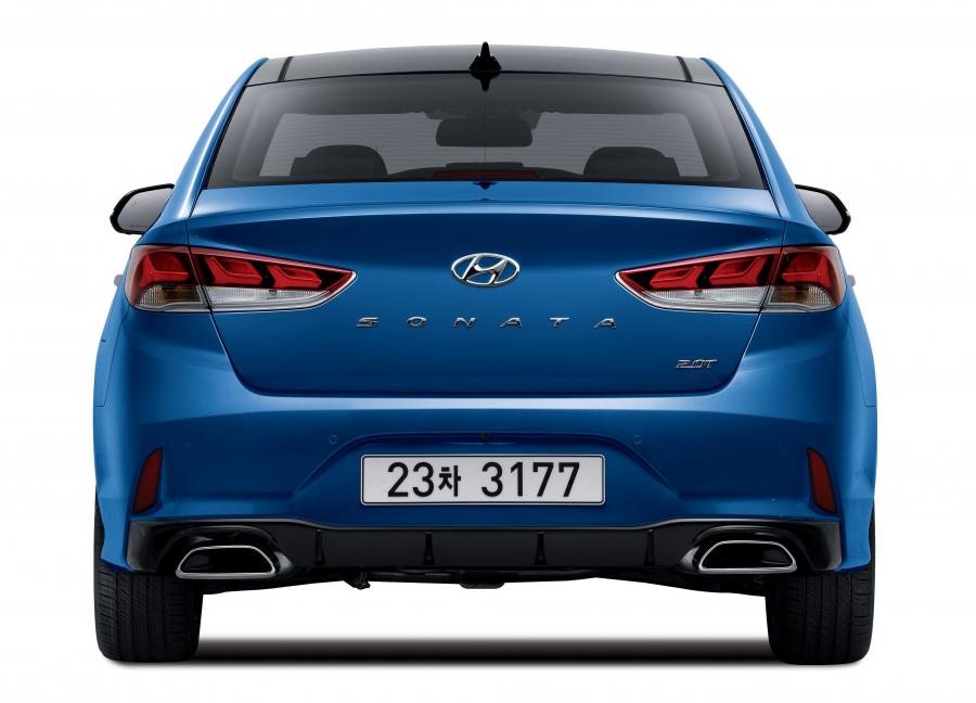  Hyundai Sonata Sport (LF) 2017 года  (KR) (фото 2 из 3)